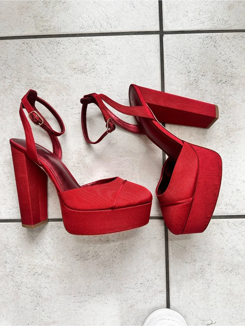 Antonio Melani x The Nat Note Pia pumps Women's Red Ankle-Strap Platform Heels 9